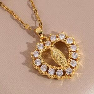 Love Heart Excuisite Holy Virgin Mary Necklace
